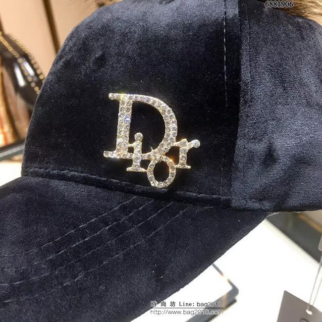 DIOR迪奧 火爆新款 羊絨搭配毛球鴨舌帽 6881906 LLWJ5656